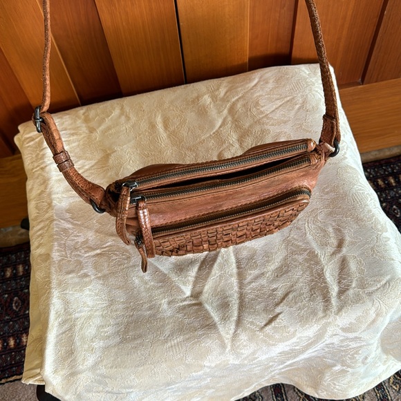 Zoa, Leather Crossbody and wallet. - Picture 3 of 9